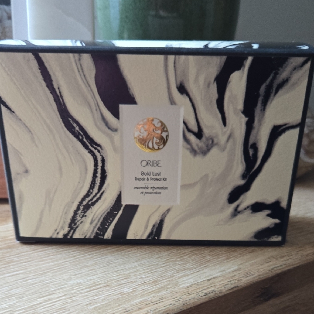Oribe Gold Lust Repair & Protect Kit in Black and Cream